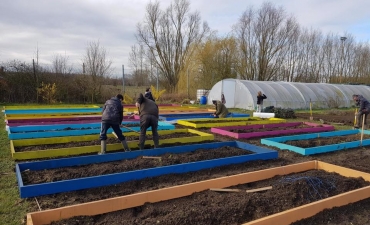 Création de jardin potager au carré en bois sur mesure