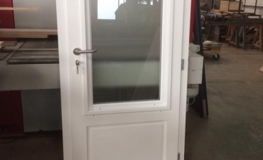 Porte extérieure en bois sur mesure
